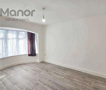 Stradbroke Grove, Clayhall, IG5 - Photo 5