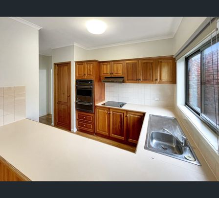 1/2 Upper Skene Street, Newtown, Vic 3220 - Photo 1