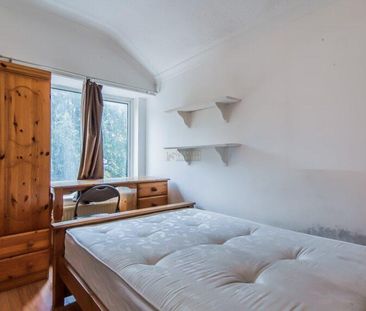 4 bedroom terraced house to rent - Photo 3