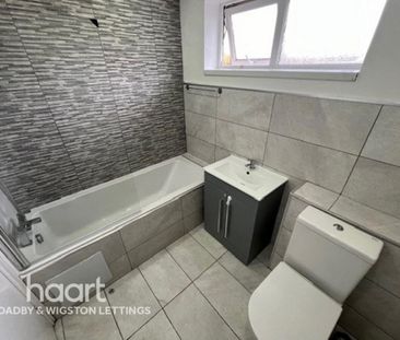 3 bedroom semi-detached house to rent - Photo 3