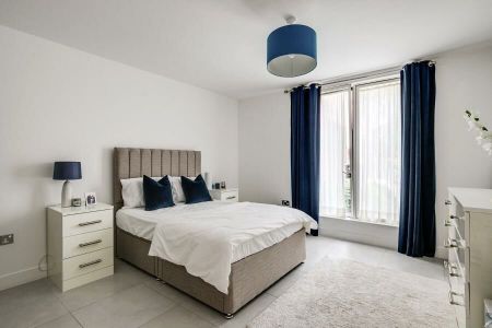 5 Bedroom House To Let - Photo 3