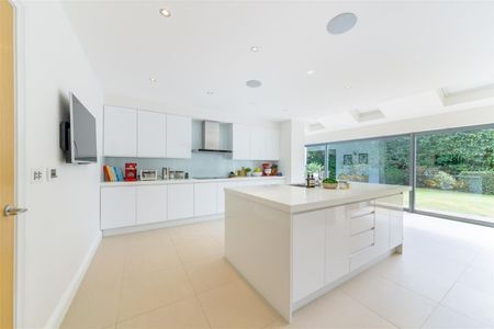 6 BED Detached house To rent - Photo 4