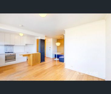 Delightful Denbigh - Photo 2