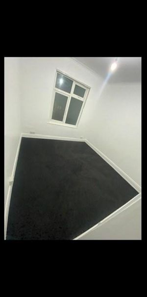 1 bedroom in a flat share to rent - Photo 1