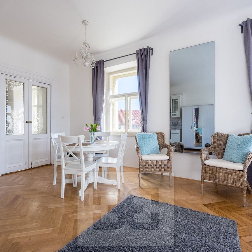 Pronájem bytu 1+kk 47 m² - Fotografie 1