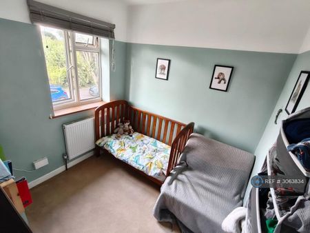 3 bedroom terraced house to rent - Photo 3