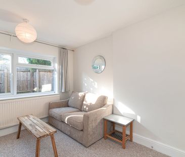 Studio Flat, Grasmere Avenue, SW19 - Photo 3