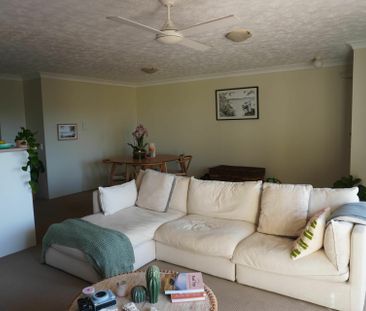 Two Bedroom Coastal Apartment! - Photo 2