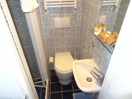 Flat 325 Fulham Palace Road, Fulham W6 9HH - Photo 3