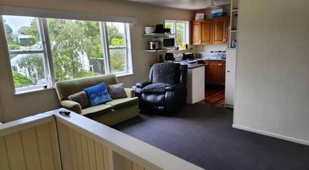 3 bedroom flat - Whiteware included - 2 Showers - Photo 5