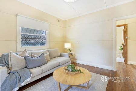 21 Warner Street, Warners Bay - Photo 2