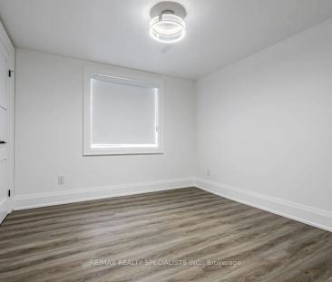 Property For Lease | W8483820 - Photo 5