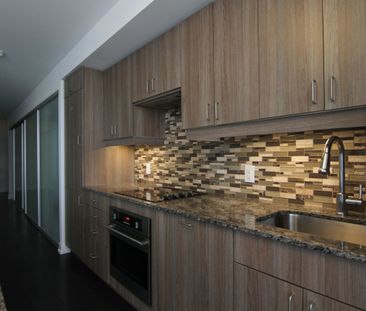 For Lease - 426 University Avenue Unit# 2801 (Den), Toronto, Ontario - Photo 4