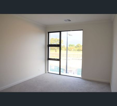 18 Norman Road, West Lakes, SA 5021 - Photo 4