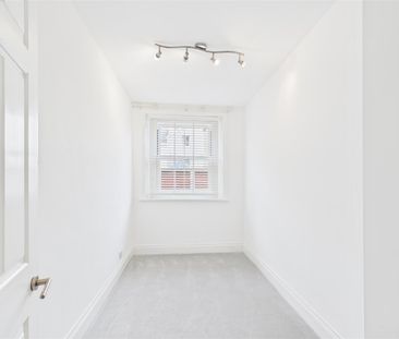 A 2 Bedroom Flat in Overton Park Road, Cheltenham - Photo 5