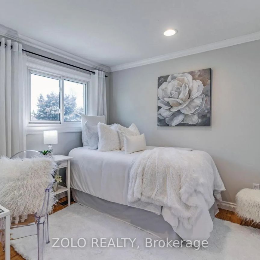 710 HAYES AVENUE - Photo 1