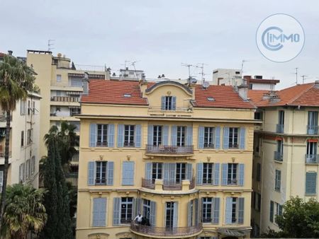 Exclusivité – Agréable 2 pièces avec balcon, centre de Nice - Photo 3