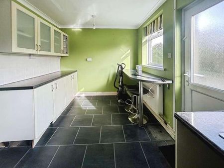 Heol Barri, Caerphilly, CF83 - Photo 2