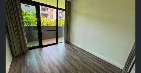 130m2 north facing 2b2b corner position timber floor, privacy and water view - Photo 3