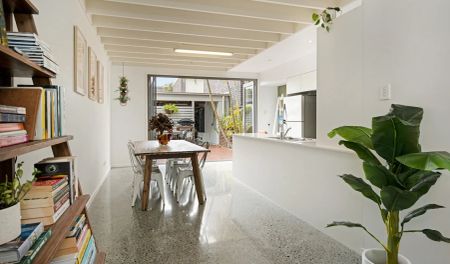 34 South Bay Drive, Varsity Lakes QLD 4227 - House For Rent | Domain - Photo 4