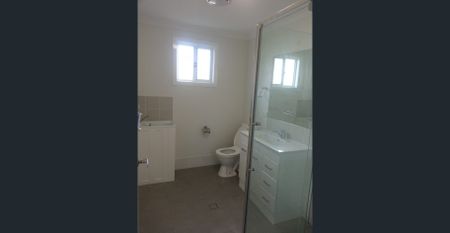 WELL PRESENTED - Photo 4