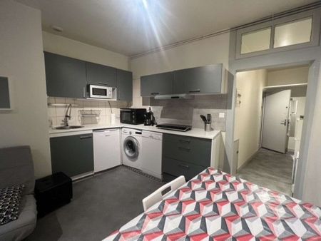 Location Appartement 1 pièce Meublé 30m² USSEL 19200 - Photo 4