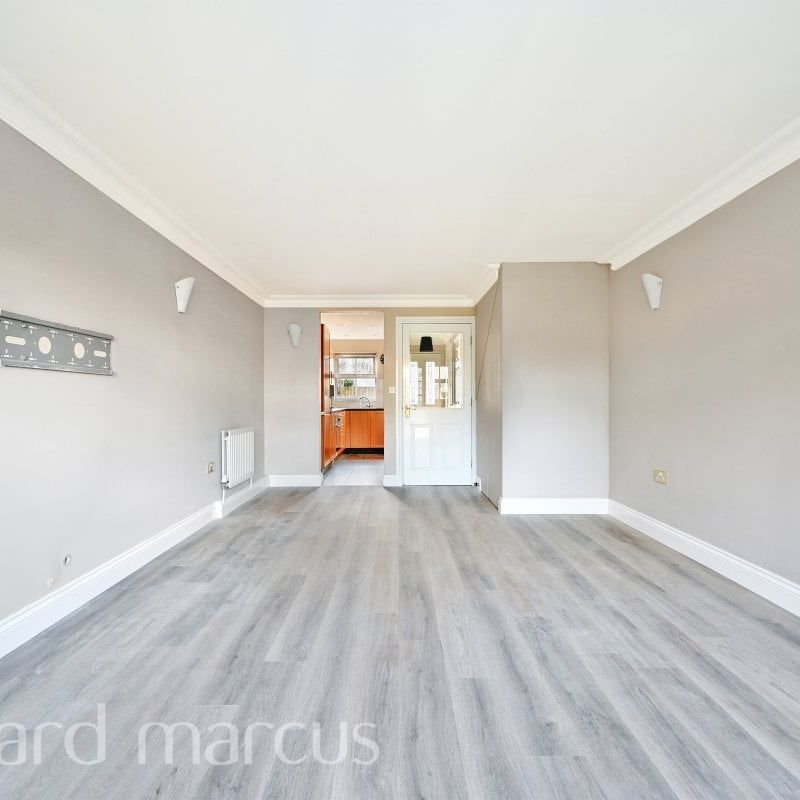 Harper Mews - Photo 1