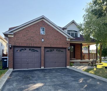 For Lease - 218 Van Scott Drive, Brampton, Ontario - Photo 2