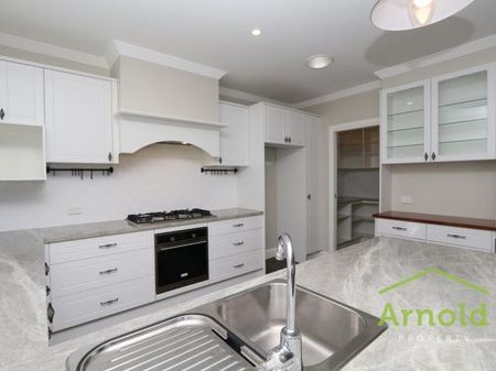 FRESHLY RENOVATED 4 BEDROOM HOME - Photo 5