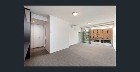 Spacious One-Bedroom Apartment in 'Liberte', Kangaroo Point - Photo 4