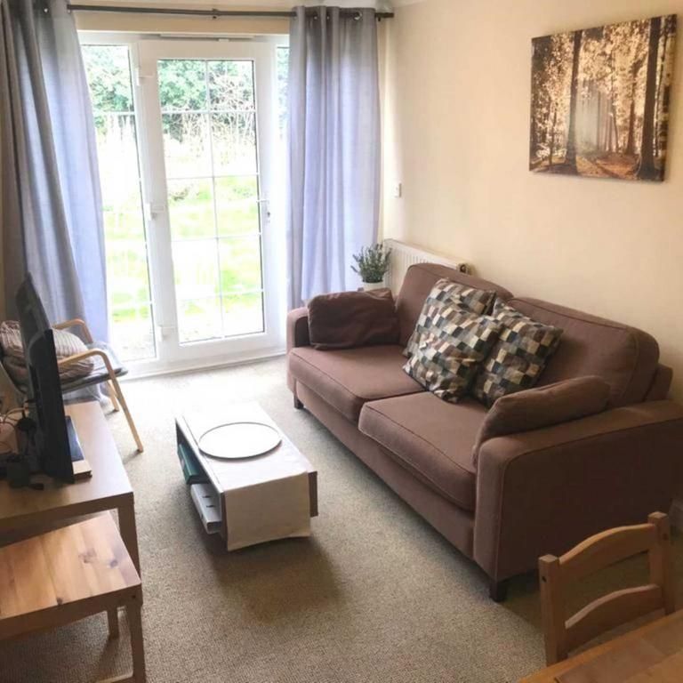 1 bedroom in a house share to rent - Photo 1