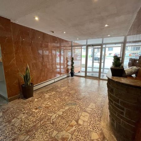 À louer 1400$ – 4 ½ au 2715 Place Darlington, Côte-des-Neiges - Photo 3