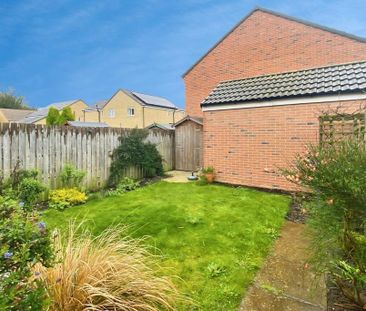 2 bedroom end of terrace house to rent - Photo 3