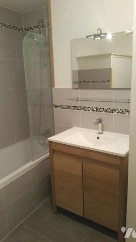 LILLE, rue de la Barre: T2 avec garage à 830 euros - Photo 2