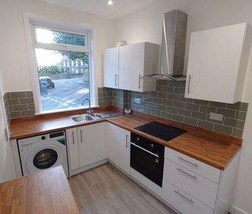 2 Bed End Terrace, Henley Road, LS13 - Photo 4