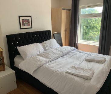 4 Bed Terraced House, Nottingham, NG7 - Photo 3