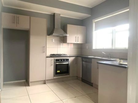 Beautiful 4 Bedroom Unit in Papatoetoe - Photo 4