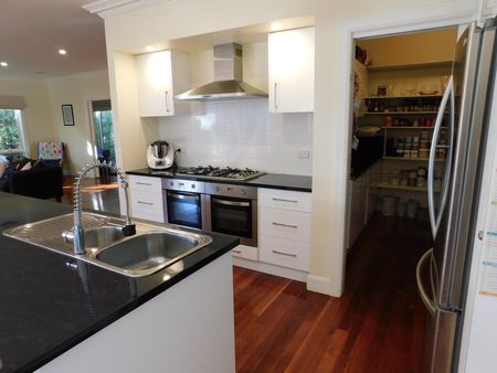 Beautiful family home - Photo 2