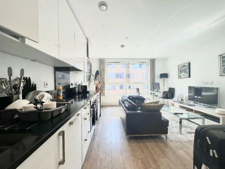 Studio to rent - Photo 2