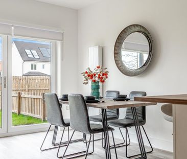 4 bedroom semi-detached house to rent - Photo 6