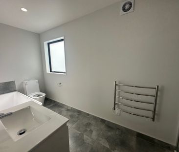 Papakura - Photo 2