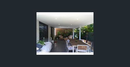 Spacious Family Home in a Super Convenient Location - Photo 5