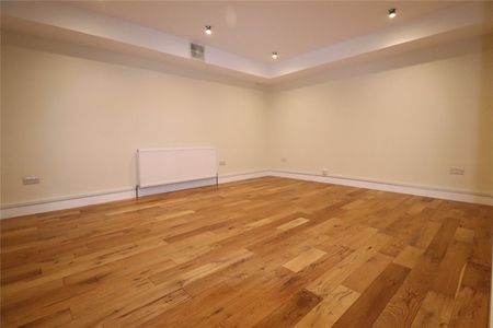 Bendigo Wharf, Pier Road, Greenhithe, DA9 9NS - Photo 2