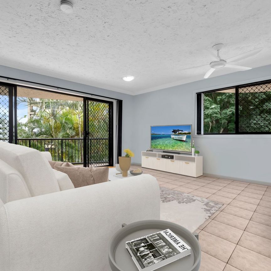 Light and airy apartment in boutique 'Kangaroo Point Oasis' - Photo 1