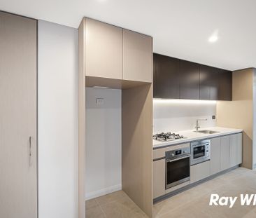 Ground Floor Living | Stylish 1 Bedroom + Study Apartment Just a Sh... - Photo 2