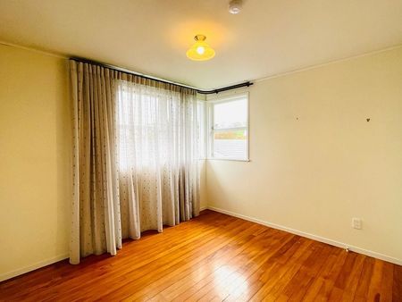 Westlake zone Spacious 4-Bedroom Home in Sunnynook - Photo 4