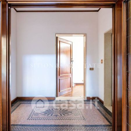Appartamento in Affitto in Via Tullo Morgagni 8 a Milano - Foto 1