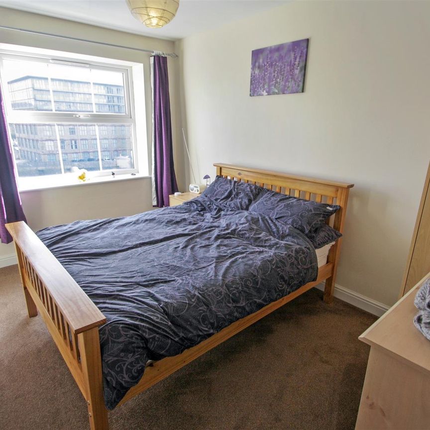 2 bed apartment to rent in Westbury Street, Elland - Photo 1