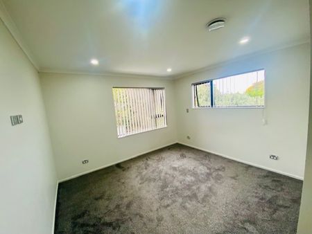 PAPAKURA, 3 BEDROOMS - Photo 2