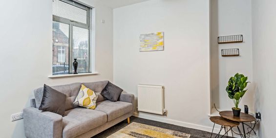 Excellent Double En-suite Bedroom in Parkgate, Rotherham Room 9 - Photo 3